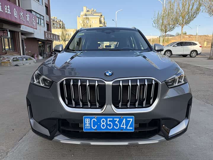 омфортный кроссовер, автомобиль для путешествий, BMW X1 купить в России, BMW X1 технические характеристики, современный
